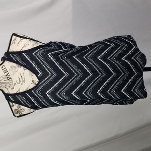 {Athleta} Tank Top Fun back detail Zig Zag Pattern